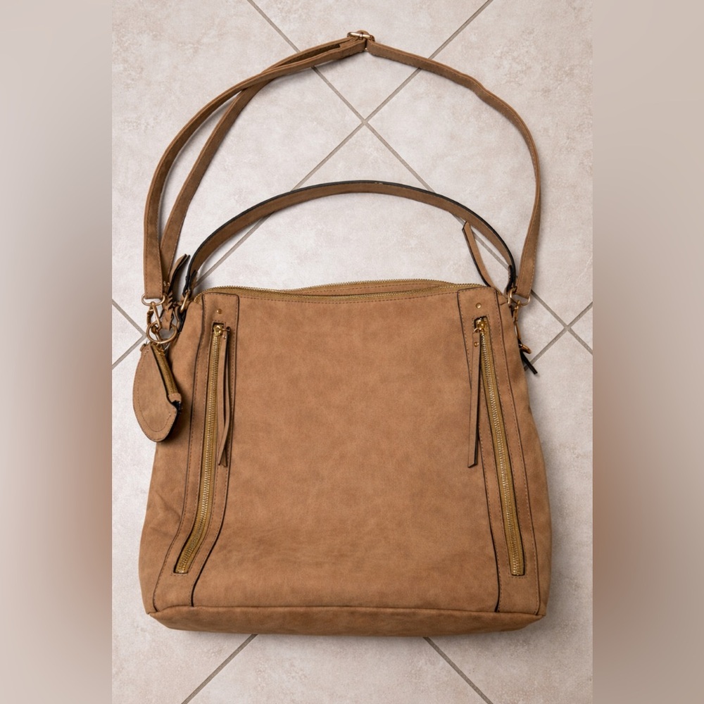 VR NYC  Tan Shoulder / Laptop Bag Very Good Condition